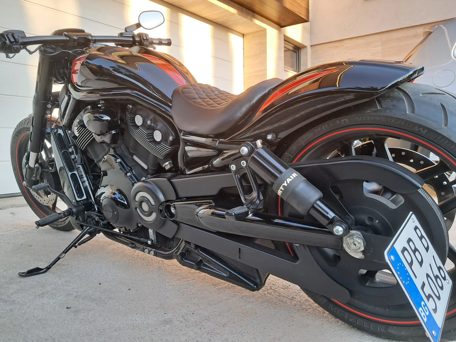 Harley-Davidson V-Rod NIGHT-ROD-ABS -CUSTOM-КАТО НОВ, снимка 10 - Мотоциклети и мототехника - 54632404