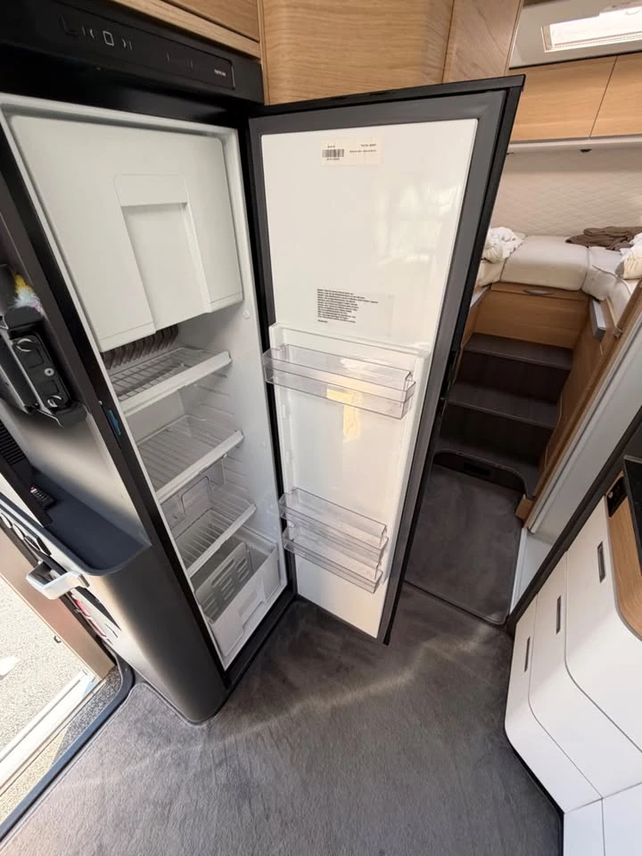 Кемпер Adria Plus 700 SL 160 к.с. 2.2, снимка 3 - Каравани и кемпери - 56300136