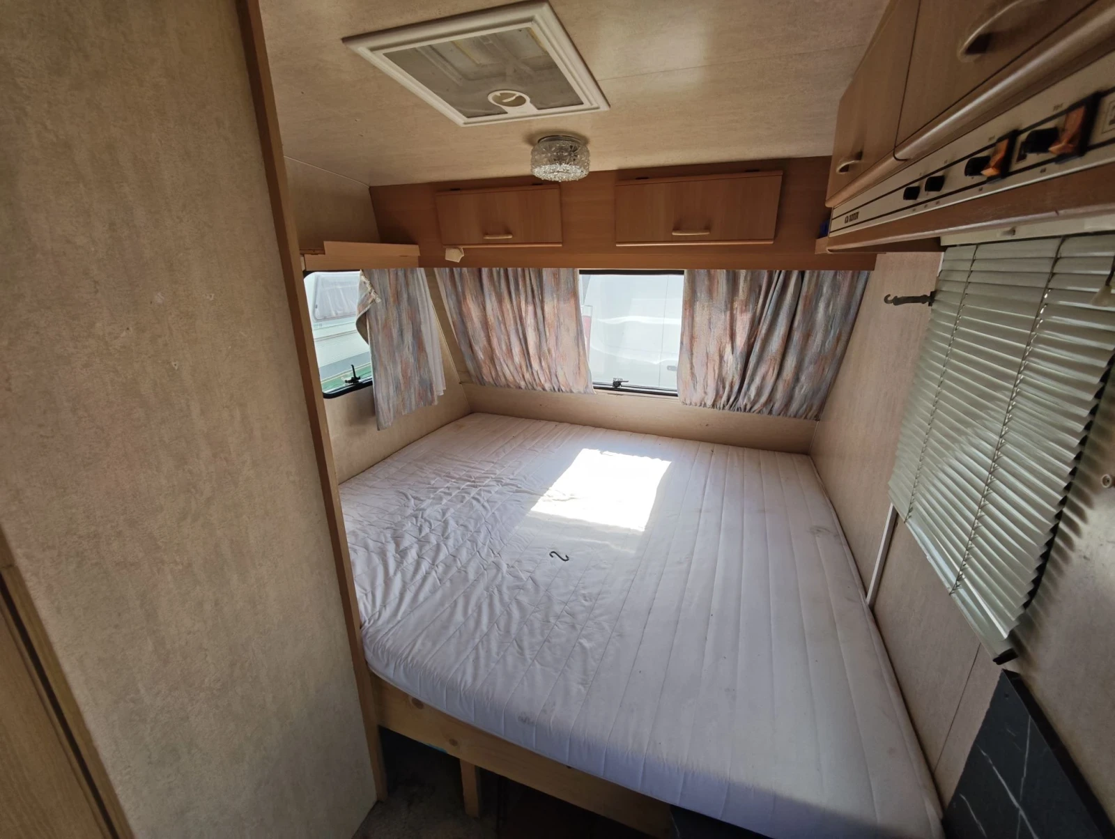 Каравана Adria Adria , снимка 8 - Каравани и кемпери - 55746978