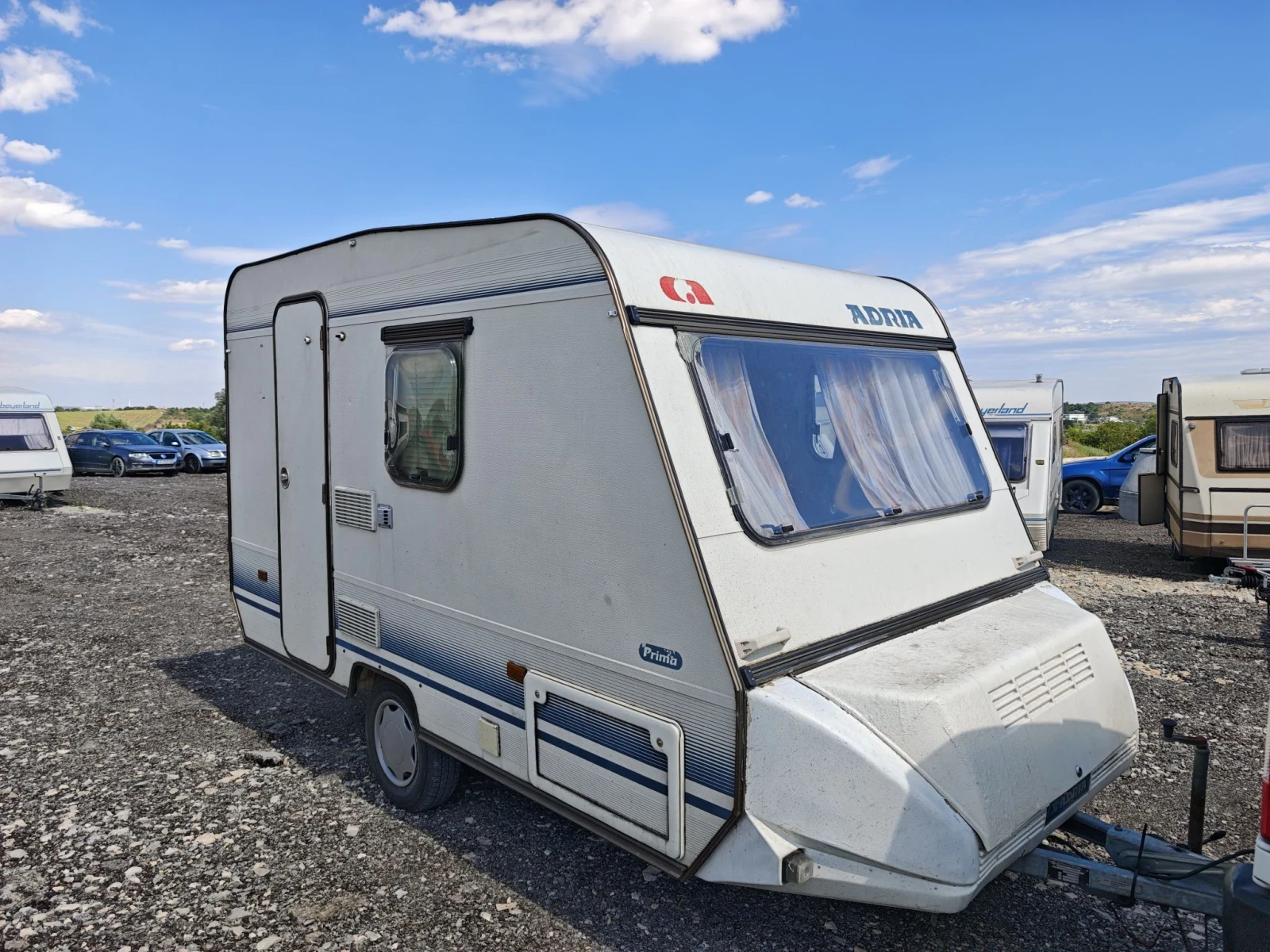 Каравана Adria Adria , снимка 2 - Каравани и кемпери - 55746978