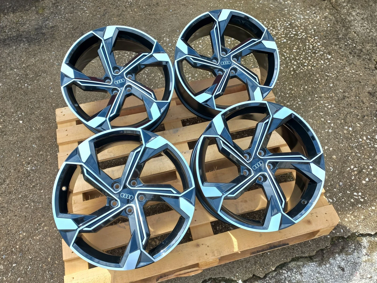Джанти за Audi, снимка 11 - Гуми и джанти - 56011857