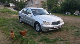 Mercedes-Benz C 220, снимка 8