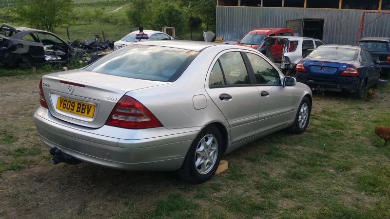 Mercedes-Benz C 220, снимка 6 - Автомобили и джипове - 47458305