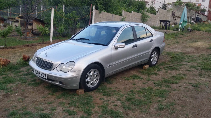 Mercedes-Benz C 220, снимка 1 - Автомобили и джипове - 47458305