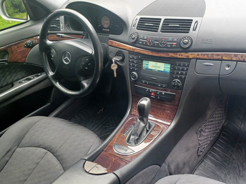 Mercedes-Benz E 220 2.2CDI, снимка 12 - Автомобили и джипове - 46395566