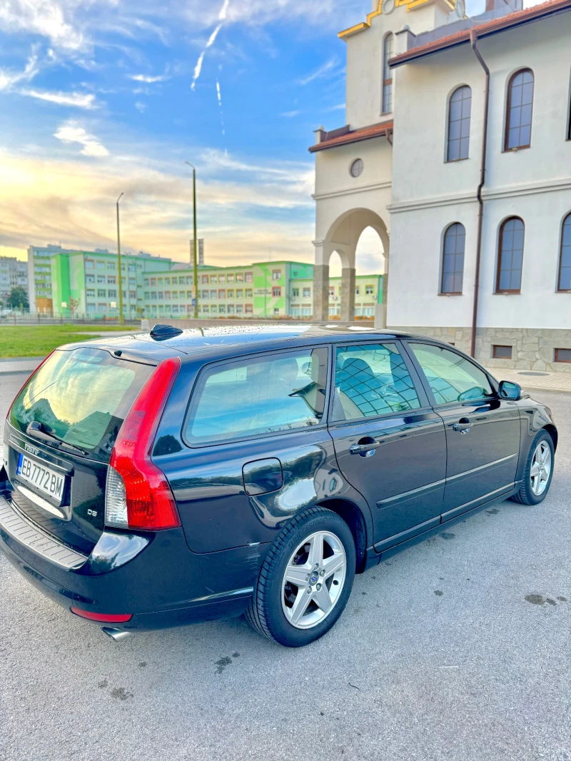 Volvo V50 2.4 D5 , снимка 5 - Автомобили и джипове - 47684045