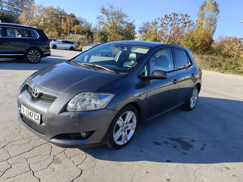 Toyota Auris 2.2 D-CAT, снимка 5 - Автомобили и джипове - 48491258