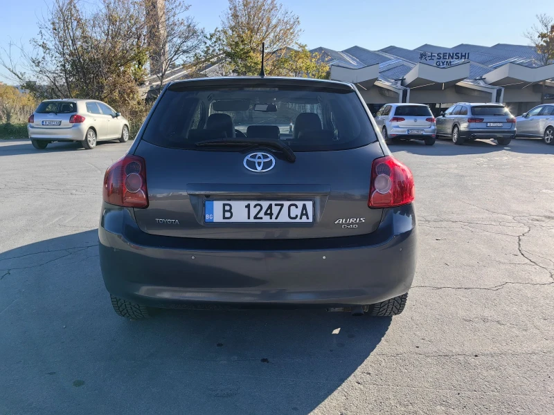 Toyota Auris 2.2 D-CAT, снимка 8 - Автомобили и джипове - 48491258