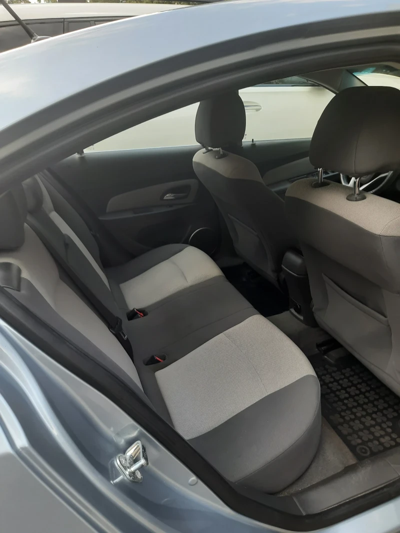 Chevrolet Cruze, снимка 10 - Автомобили и джипове - 51630501