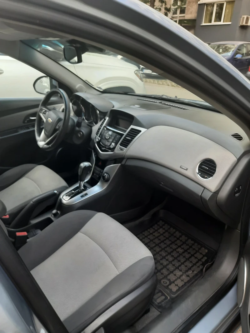 Chevrolet Cruze, снимка 9 - Автомобили и джипове - 51630501