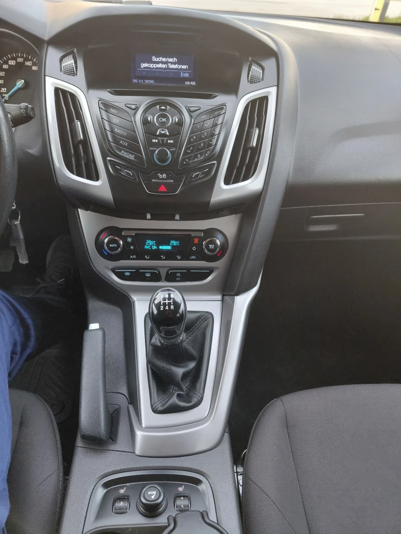 Ford Focus 1.0i 101к.с, снимка 10 - Автомобили и джипове - 52553818