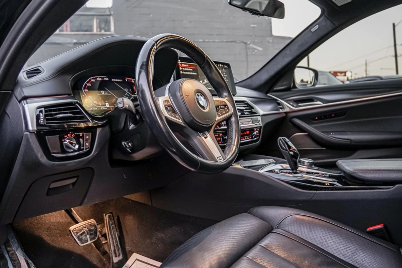 BMW 550 CARFAX* АВТОФИНАНСИРАНЕ* БЕЗ ПЪРВОНАЧАЛНА ВНОСКА* , снимка 6 - Автомобили и джипове - 52909447