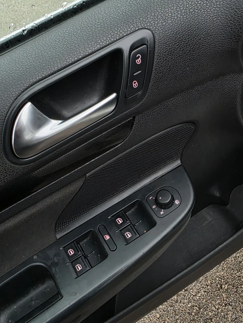 VW Golf Нов внос 105кс, снимка 13 - Автомобили и джипове - 53010661