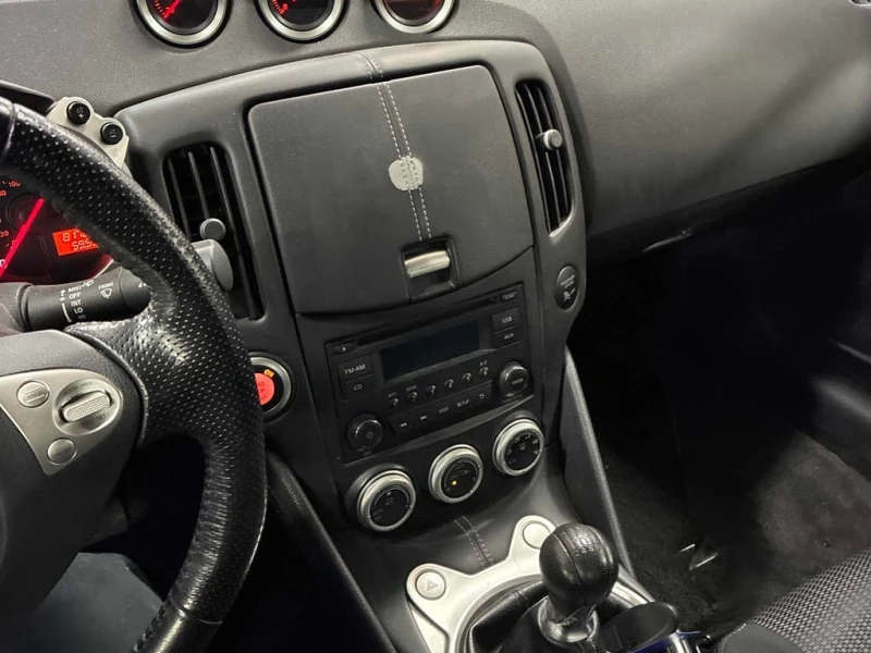 Nissan 370Z * Manual * CARFAX * БЕЗ ПЪРВОНАЧАЛНА ВНОСКА, снимка 9 - Автомобили и джипове - 53033526