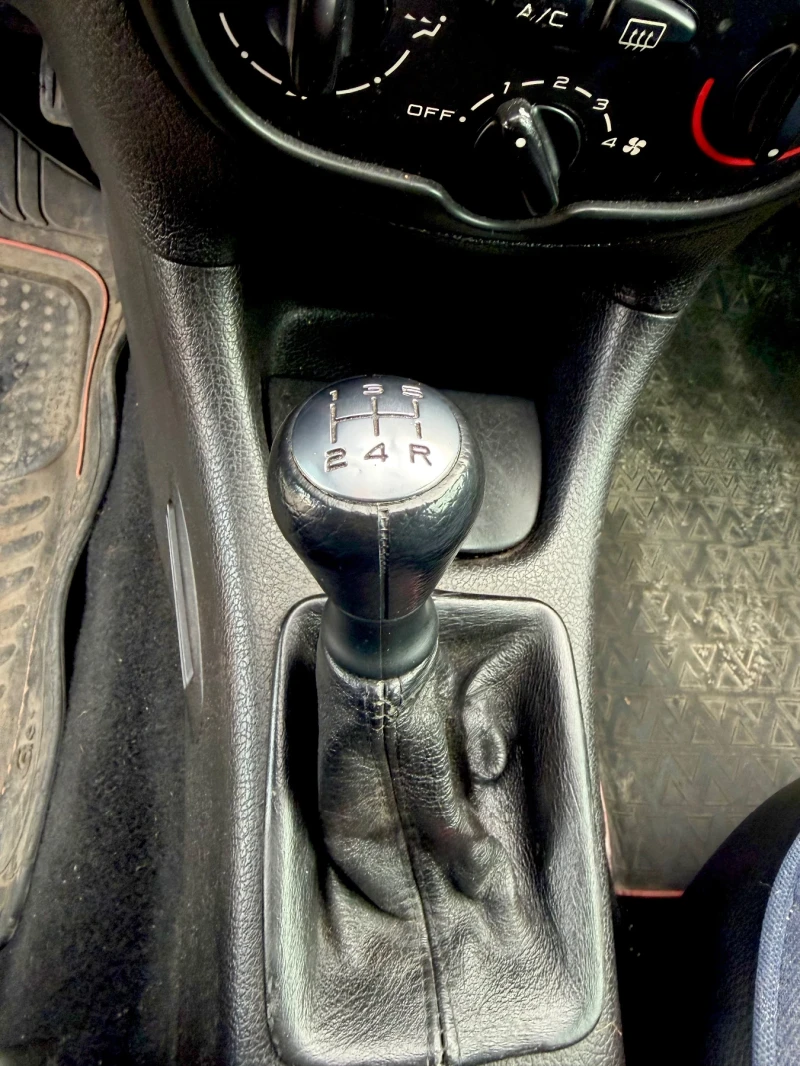 Peugeot 206 1.4i, снимка 13 - Автомобили и джипове - 53294054