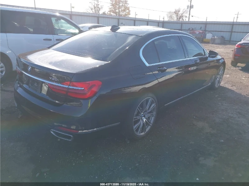 BMW 750 i RWD* HEAD-UP* 360CAM* АвтоКредит(ЦЕНА ДО БГ), снимка 5 - Автомобили и джипове - 53599536