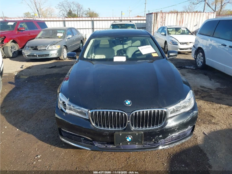 BMW 750 i RWD* HEAD-UP* 360CAM* АвтоКредит(ЦЕНА ДО БГ), снимка 2 - Автомобили и джипове - 53599536