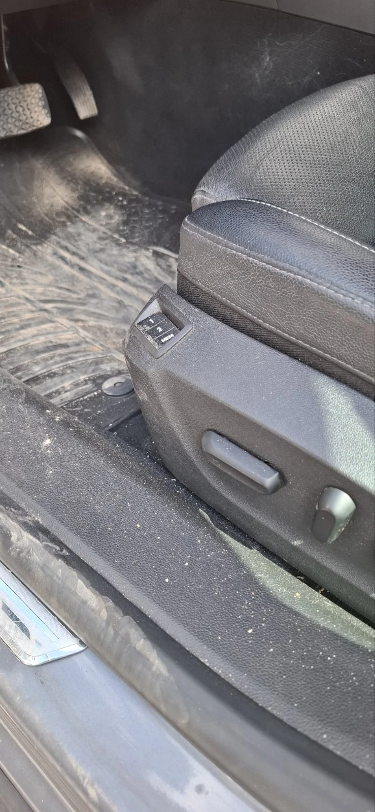 Opel Insignia 1.6 CDTI, снимка 16 - Автомобили и джипове - 53240219