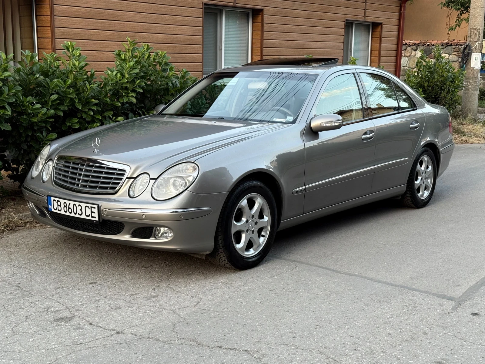 Mercedes-Benz E 220 CDI (150 кс) 5G-TRONIC 165000 км. АВТЕНТИЧЕН ВИД , снимка 1