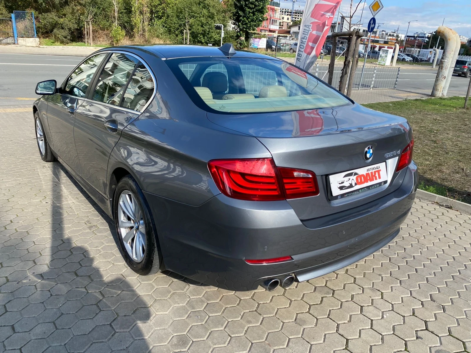 BMW 525 3.0D/NAVI/КОЖА - изображение 6