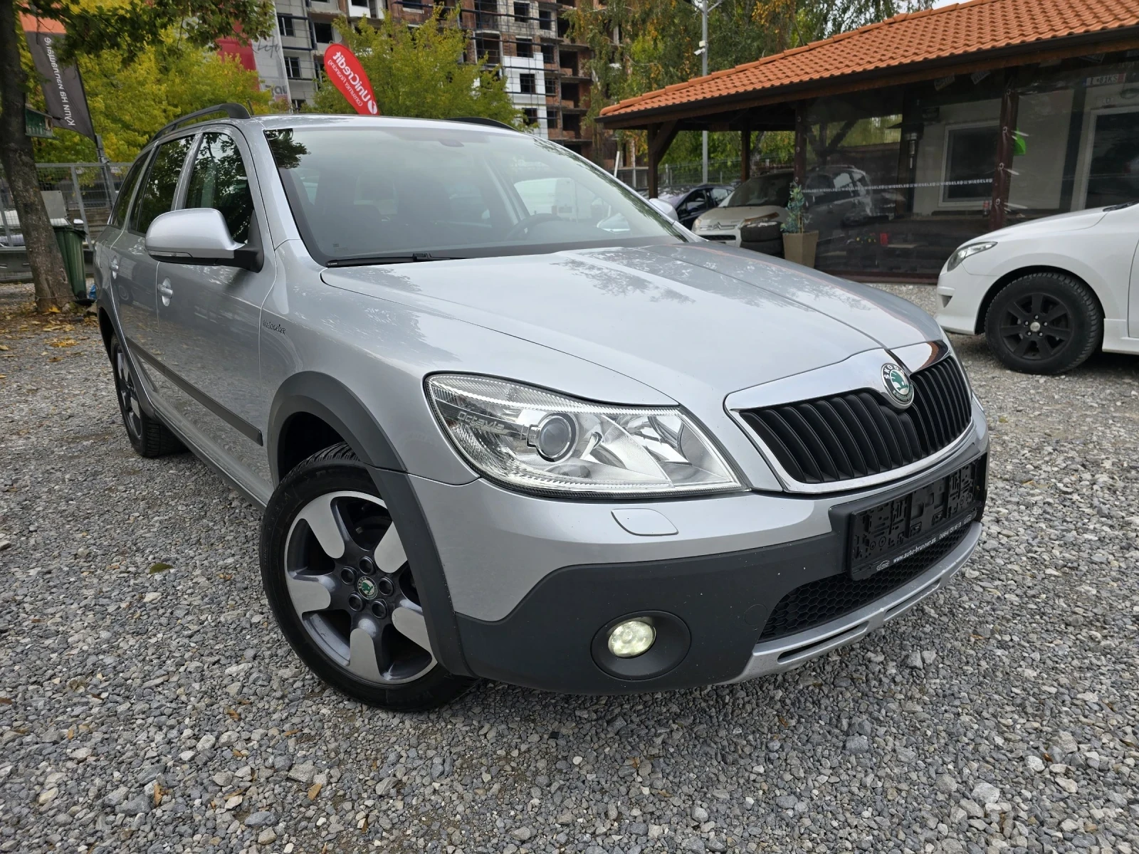 Skoda Octavia SCOUT 4X4  | Mobile.bg — изображение 4