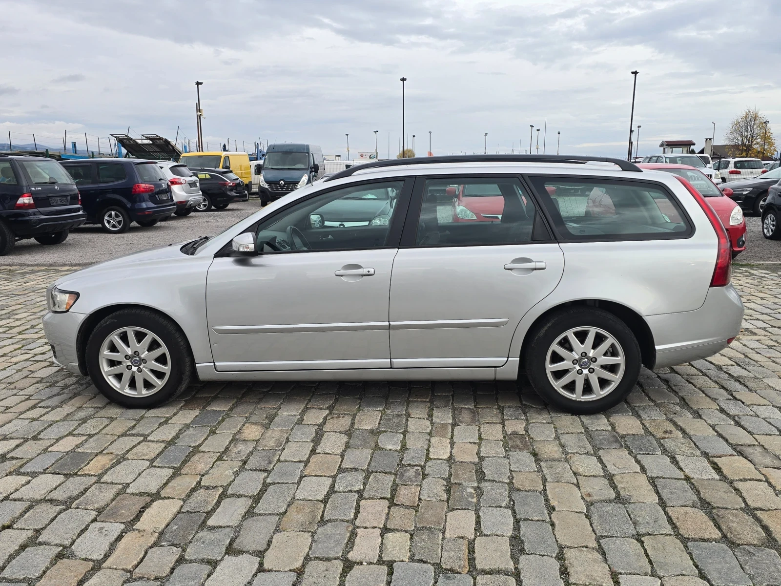 Volvo V50 1.6D 109к.с. ТОП СЪСТОЯНИЕ - изображение 4