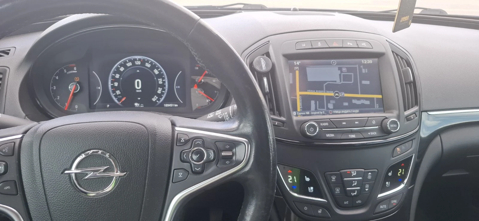 Opel Insignia 1.6 CDTI, снимка 14 - Автомобили и джипове - 53240219