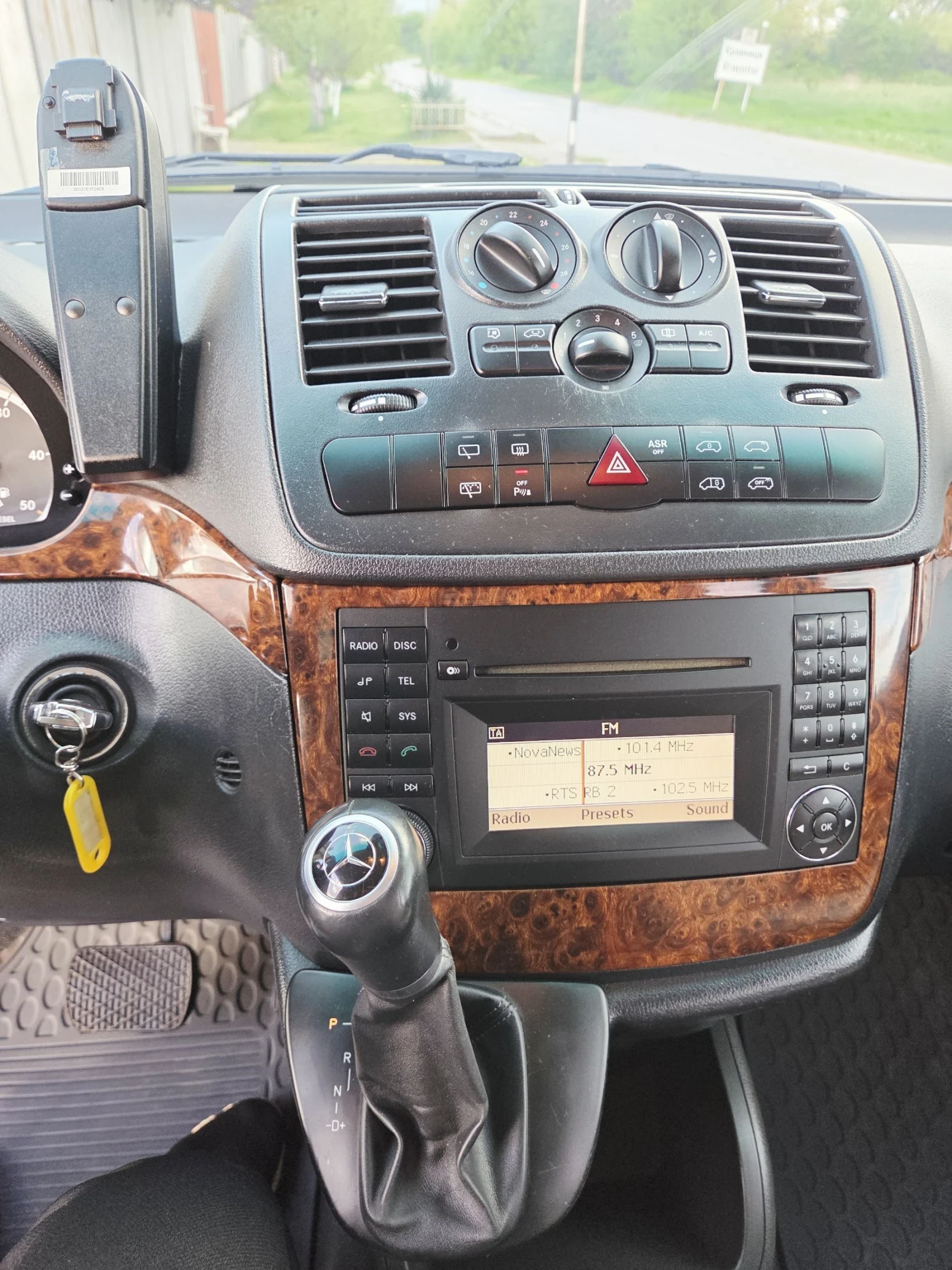 Mercedes-Benz Viano 2.2, снимка 6 - Автомобили и джипове - 52580569