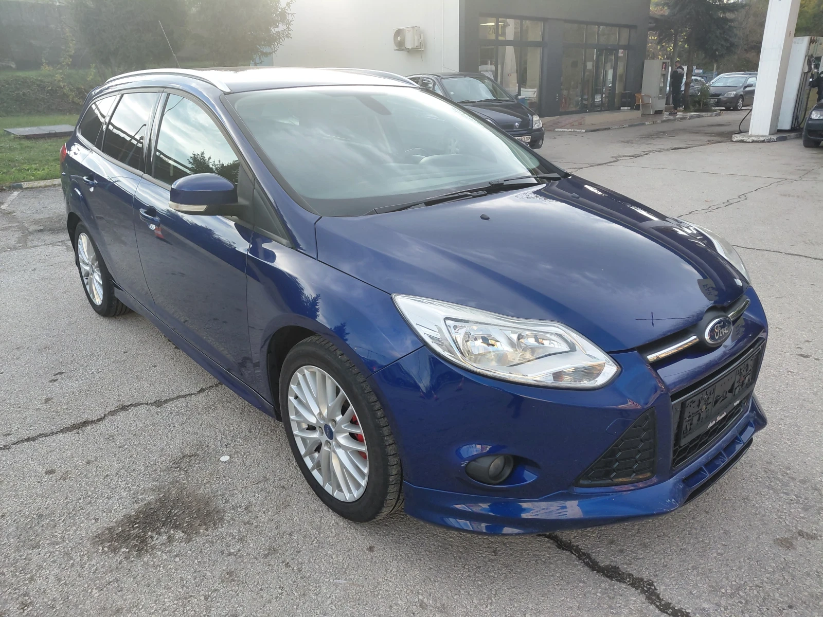Ford Focus 1.0i 101к.с - изображение 3