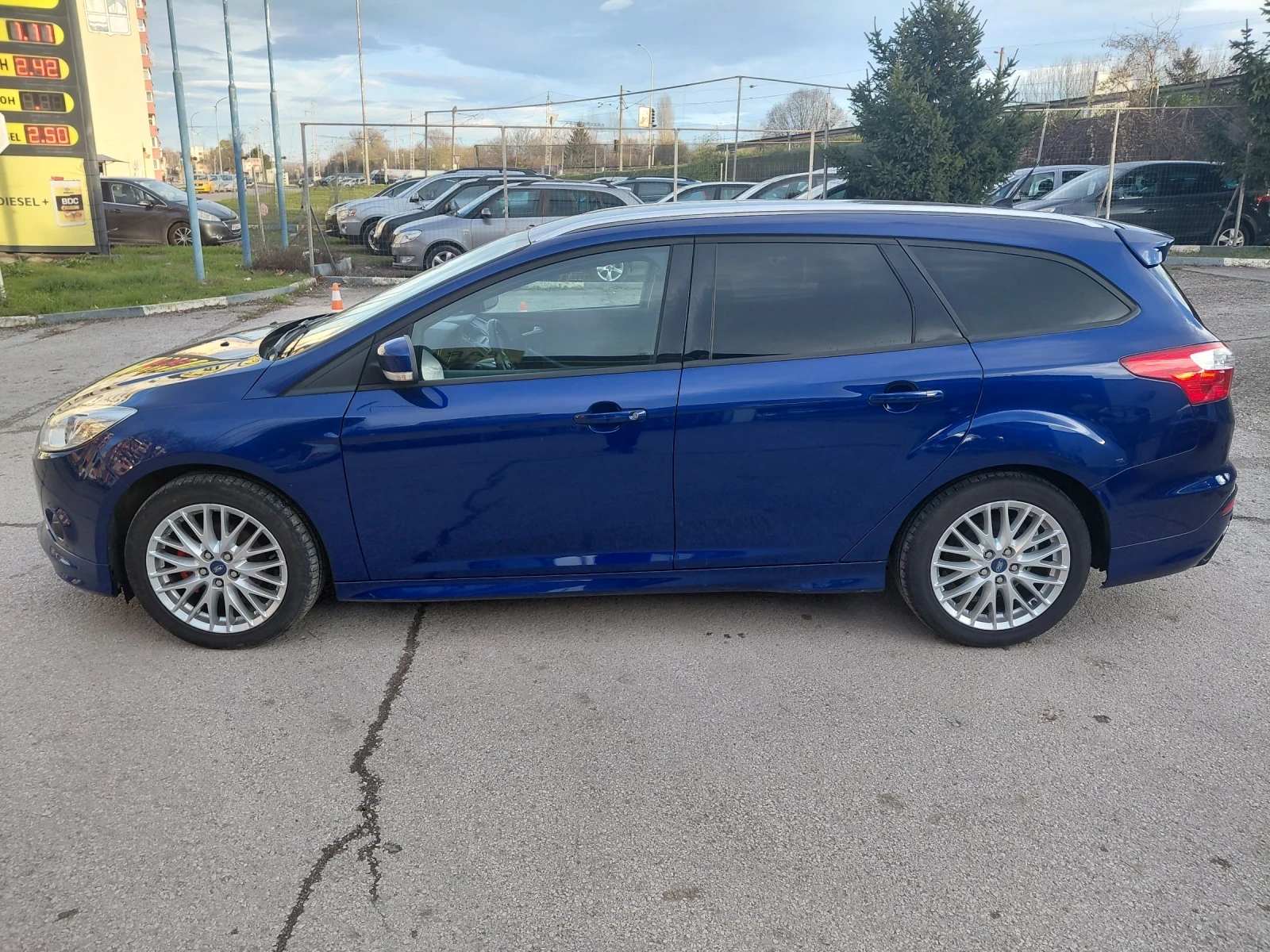 Ford Focus 1.0i 101к.с - изображение 5