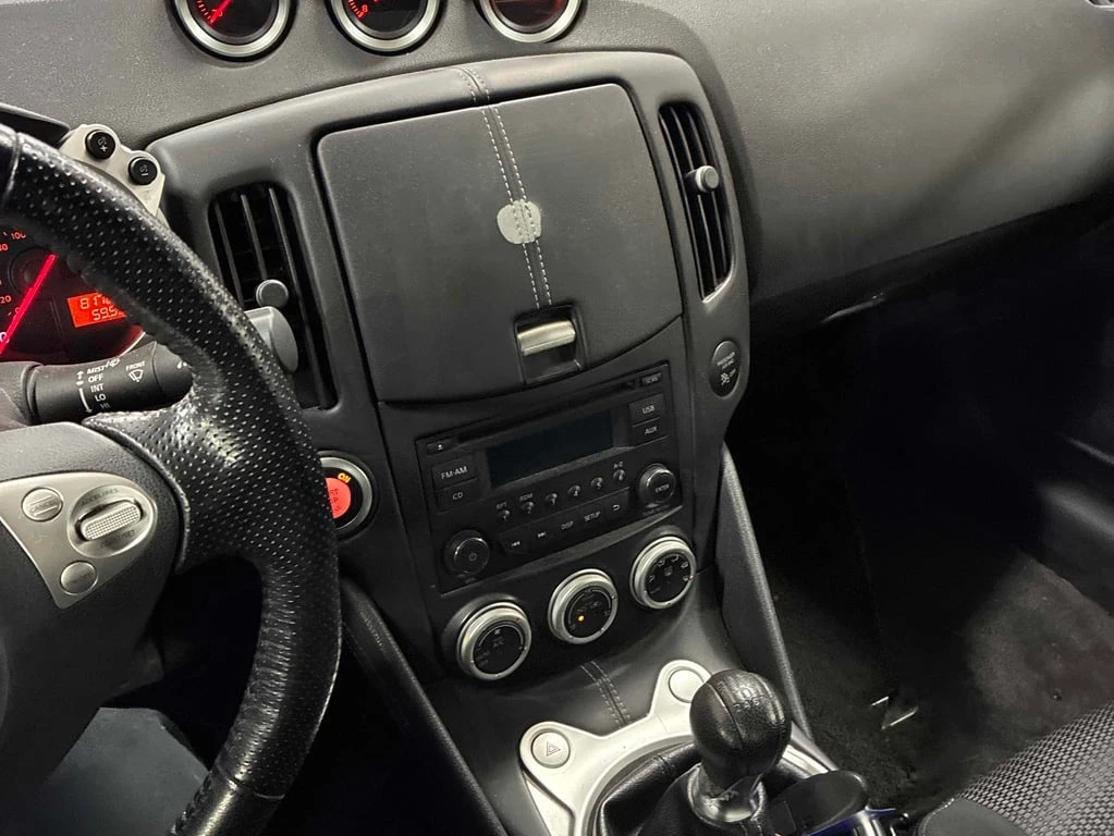 Nissan 370Z * Manual * CARFAX * БЕЗ ПЪРВОНАЧАЛНА ВНОСКА - изображение 9