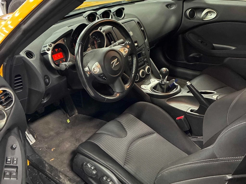 Nissan 370Z * Manual * CARFAX * БЕЗ ПЪРВОНАЧАЛНА ВНОСКА - изображение 5