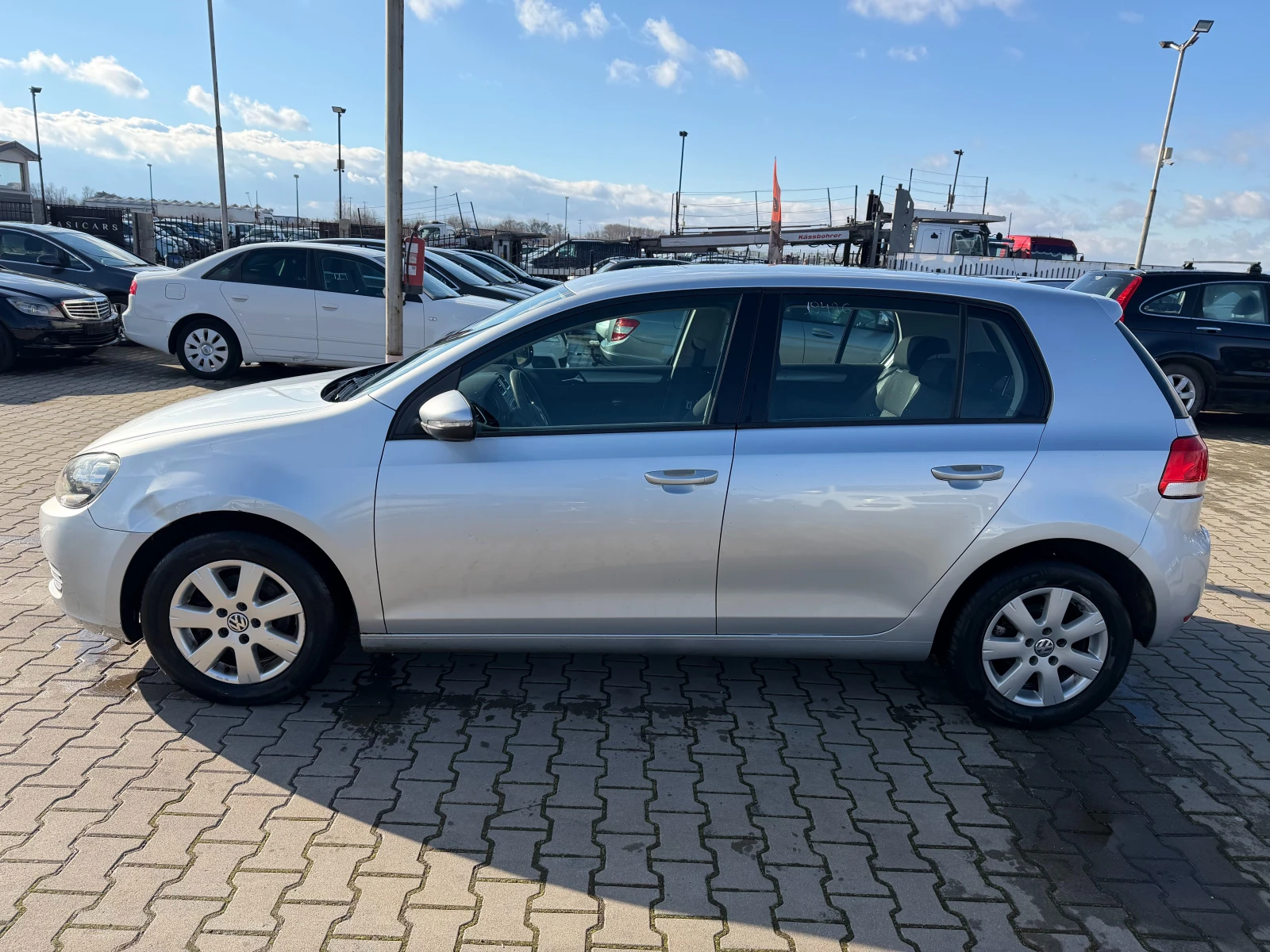 VW Golf 1.6i EURO 5 - изображение 9