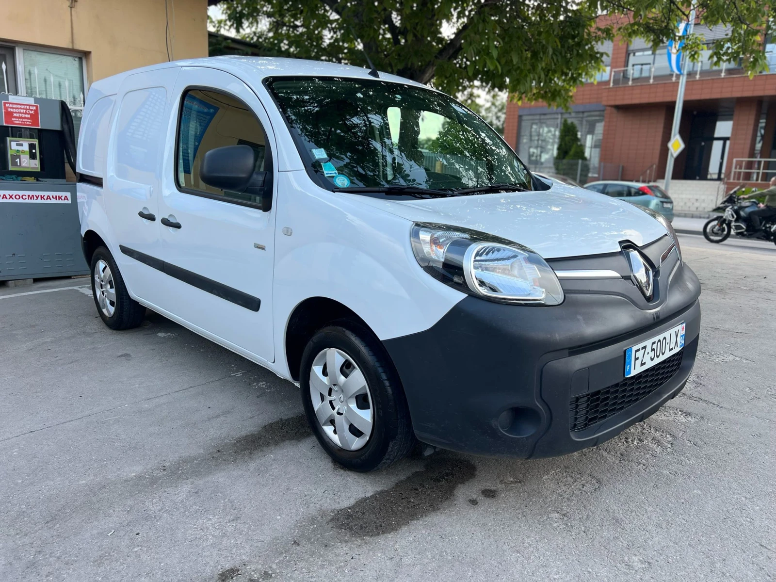 Renault Kangoo 194 евро на месец | Гаранция | SoH 100%, снимка 2 - Автомобили и джипове - 54780536