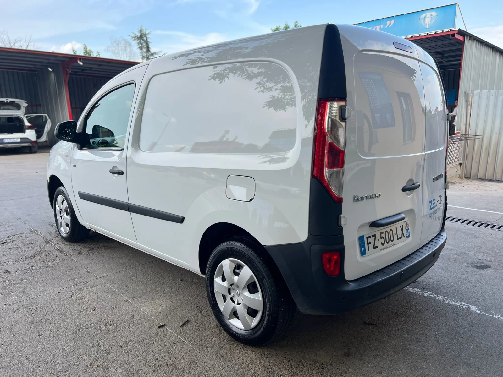 Renault Kangoo 194 евро на месец | Гаранция | SoH 100%, снимка 4 - Автомобили и джипове - 54780536