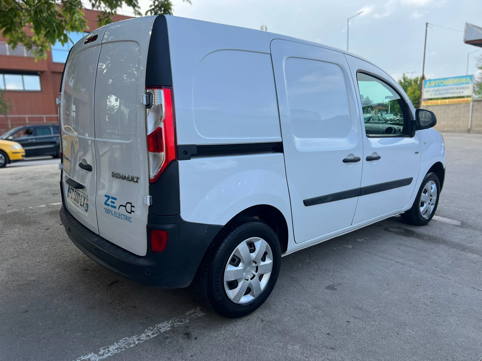 Renault Kangoo 194 евро на месец | Гаранция | SoH 100%, снимка 5 - Автомобили и джипове - 54780536