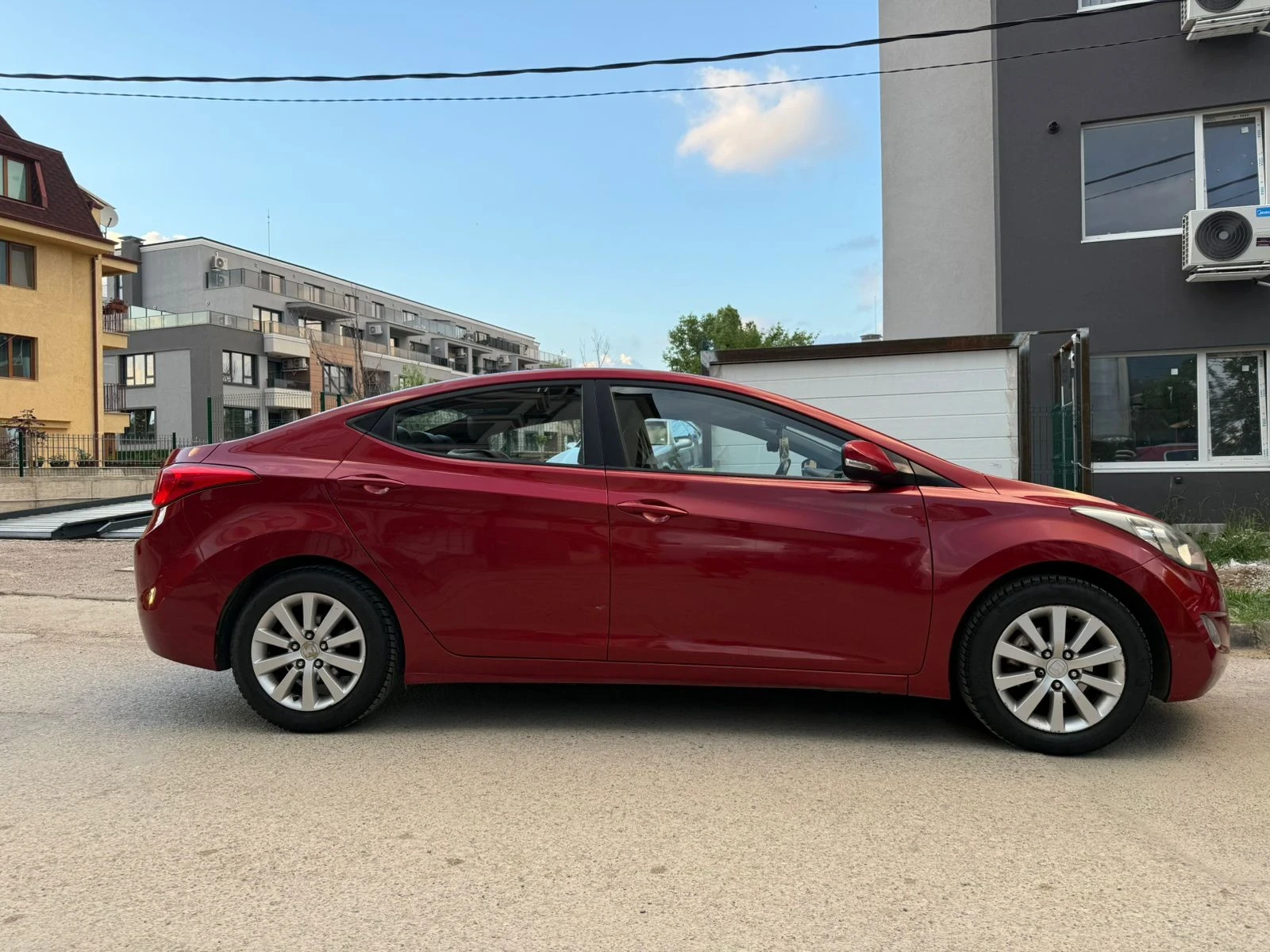 Hyundai Elantra, снимка 11 - Автомобили и джипове - 54815488