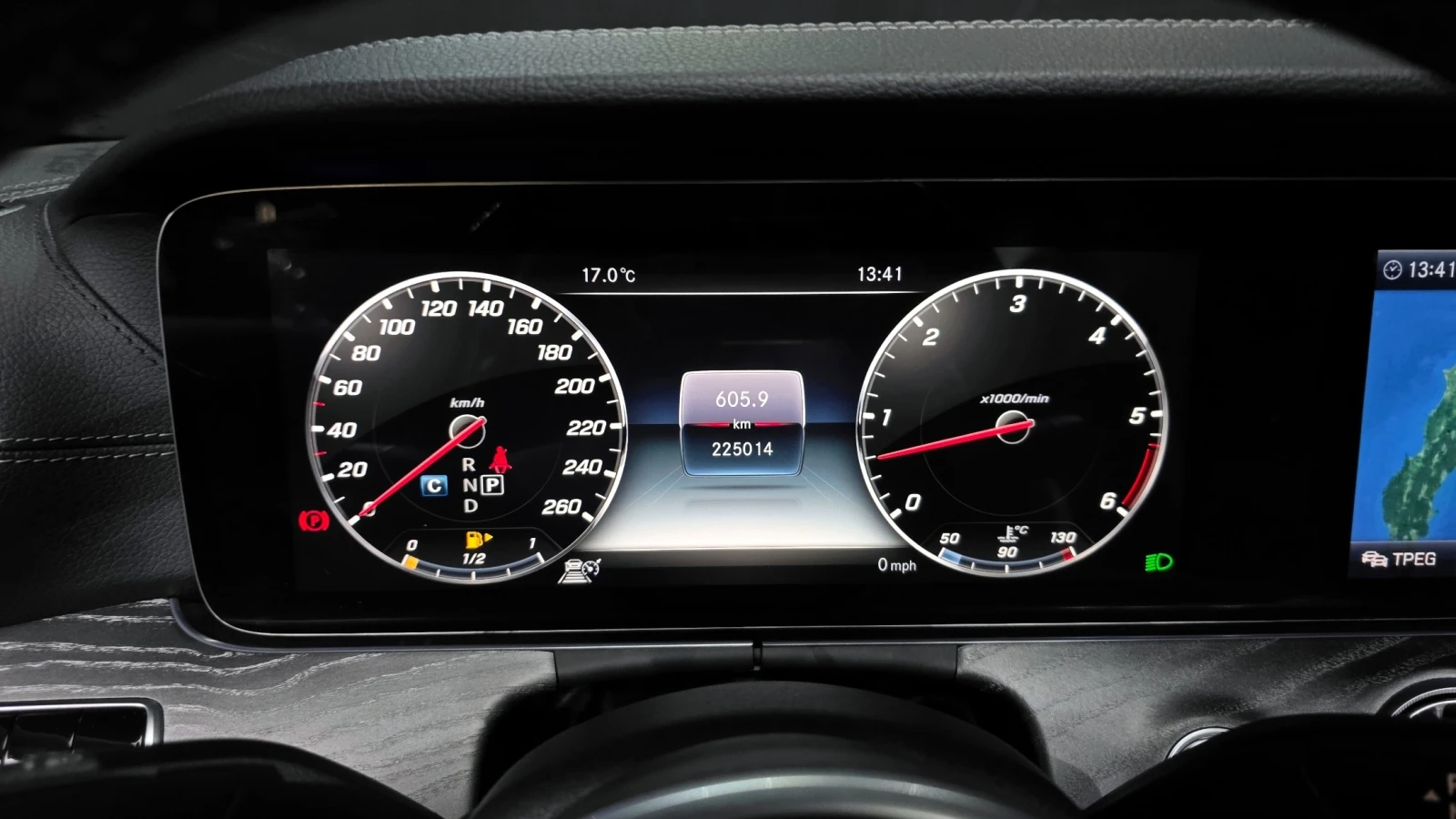 Mercedes-Benz CLS 400 4MATIC | Distronic | HUD | 360 Camera | Ventilated, снимка 7 - Автомобили и джипове - 54894172