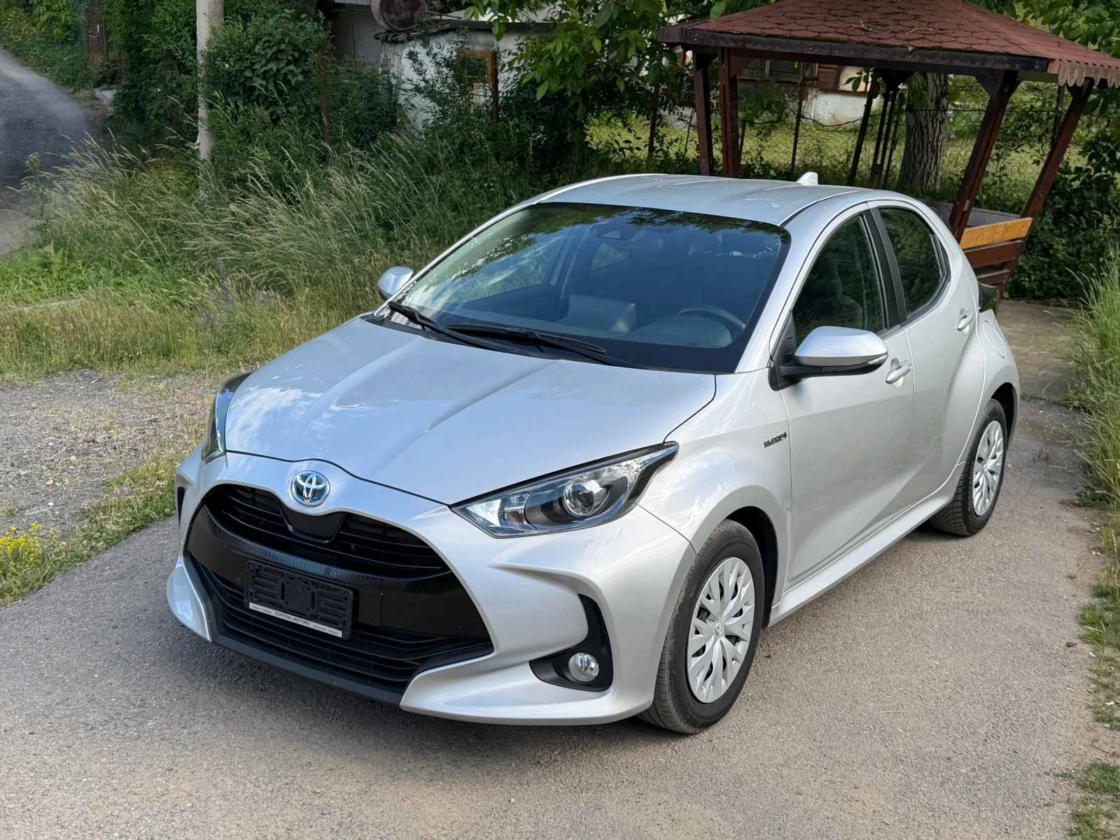Toyota Yaris 1.5 Hybrid/57000km!, снимка 3 - Автомобили и джипове - 54900389
