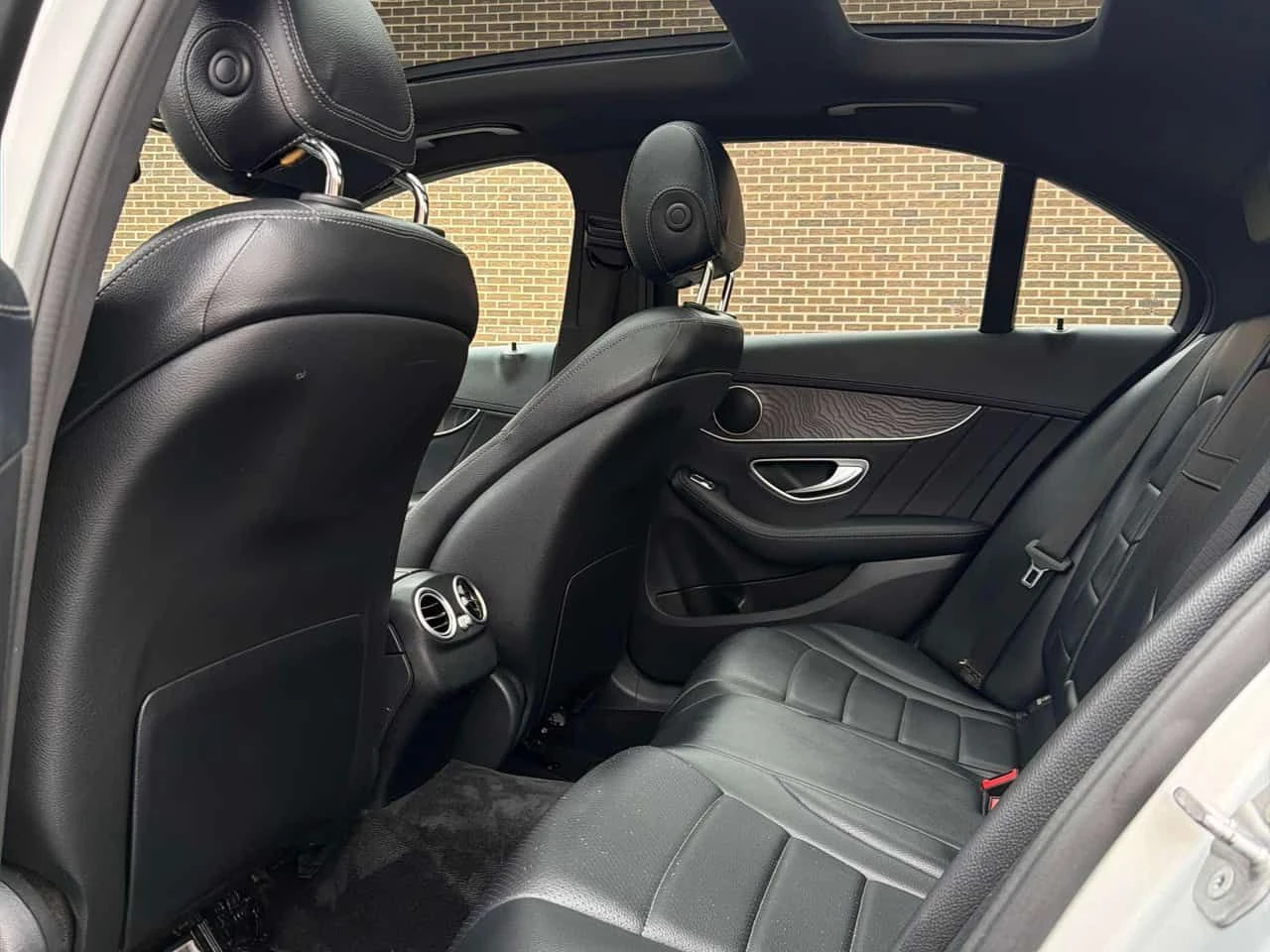 Mercedes-Benz C 300 * CARFAX * AMG PACK * АВТОКРЕДИТ * , снимка 12 - Автомобили и джипове - 55259085