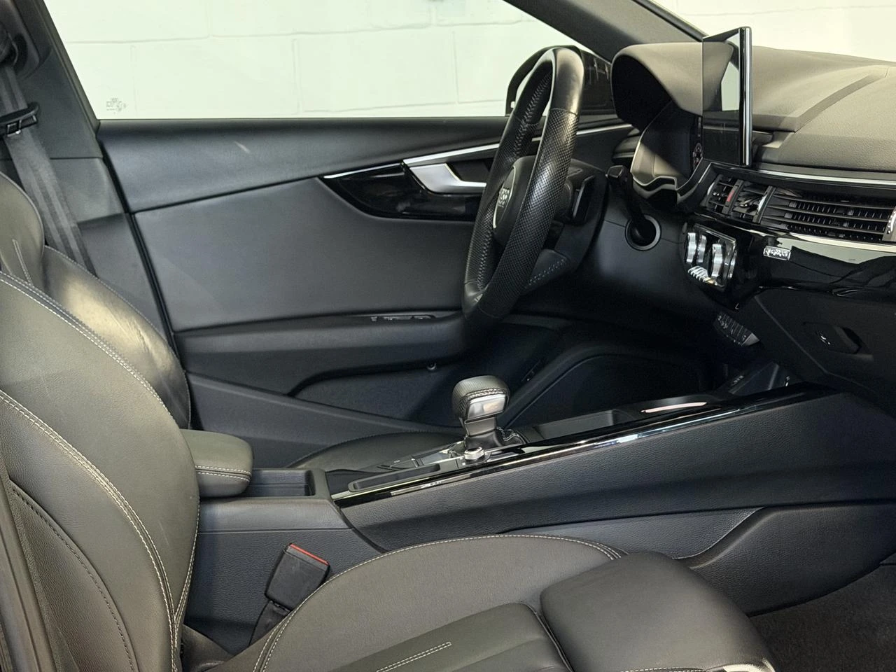 Audi A4 45 TFSI QUATTRO / S-LINE / MATRIX / BLACK OPTICS, снимка 12 - Автомобили и джипове - 55431031