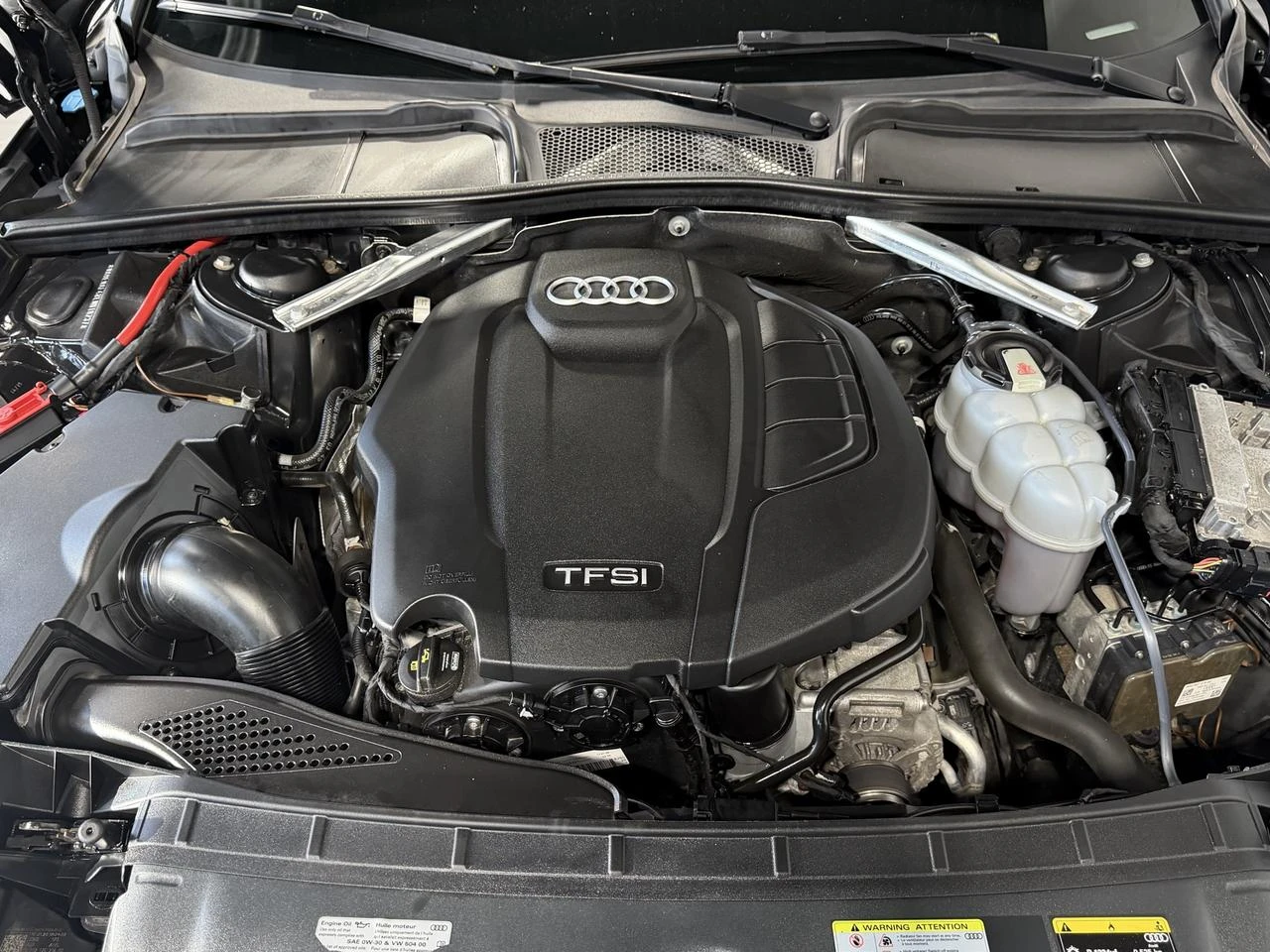 Audi A4 45 TFSI QUATTRO / S-LINE / MATRIX / BLACK OPTICS, снимка 17 - Автомобили и джипове - 55431031