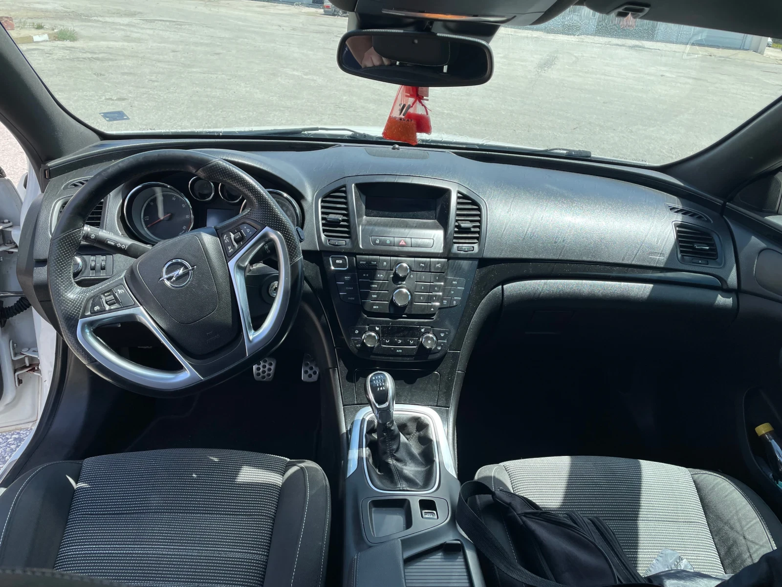 Opel Insignia, снимка 11 - Автомобили и джипове - 56272192