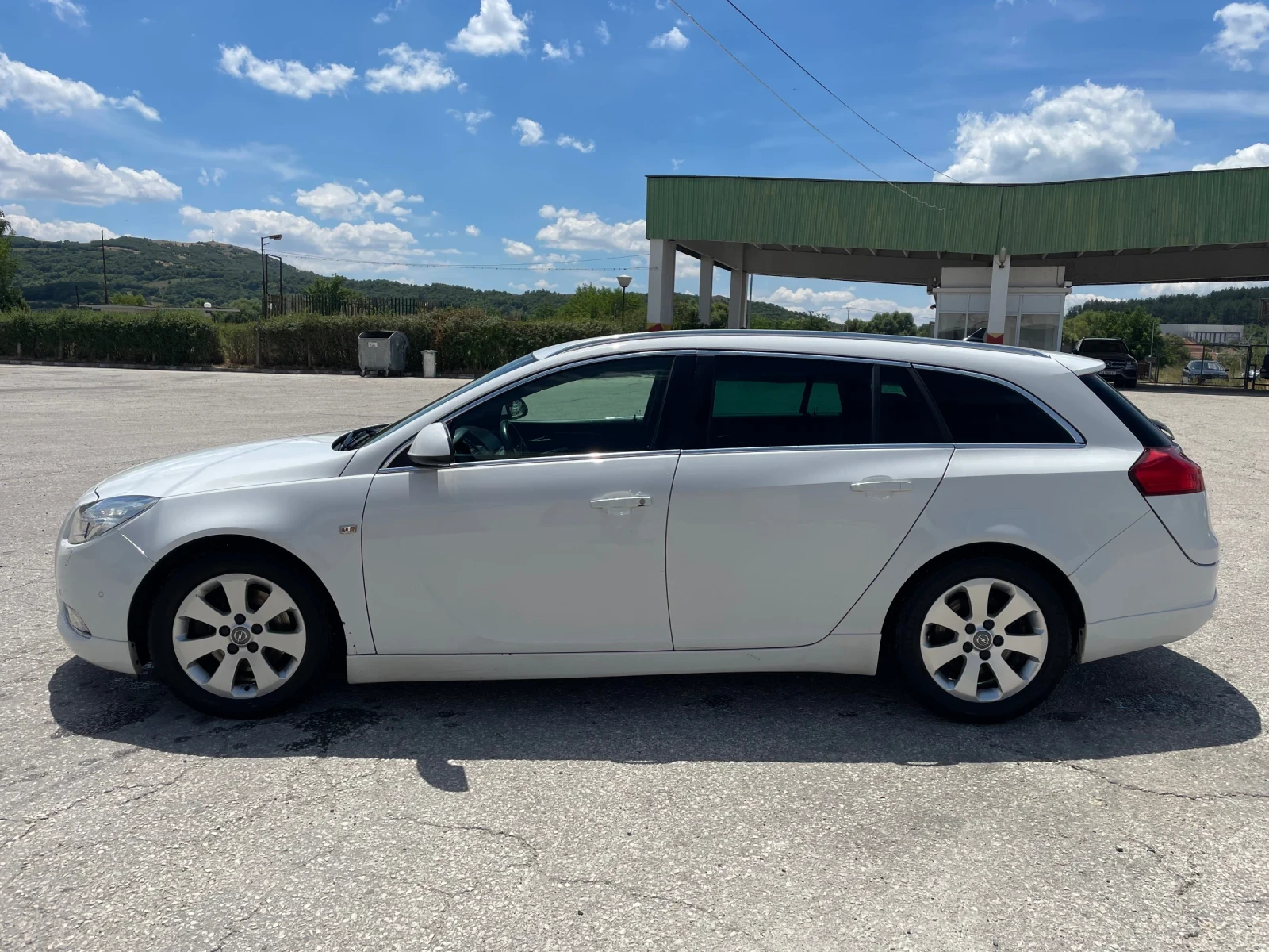 Opel Insignia, снимка 5 - Автомобили и джипове - 56272192