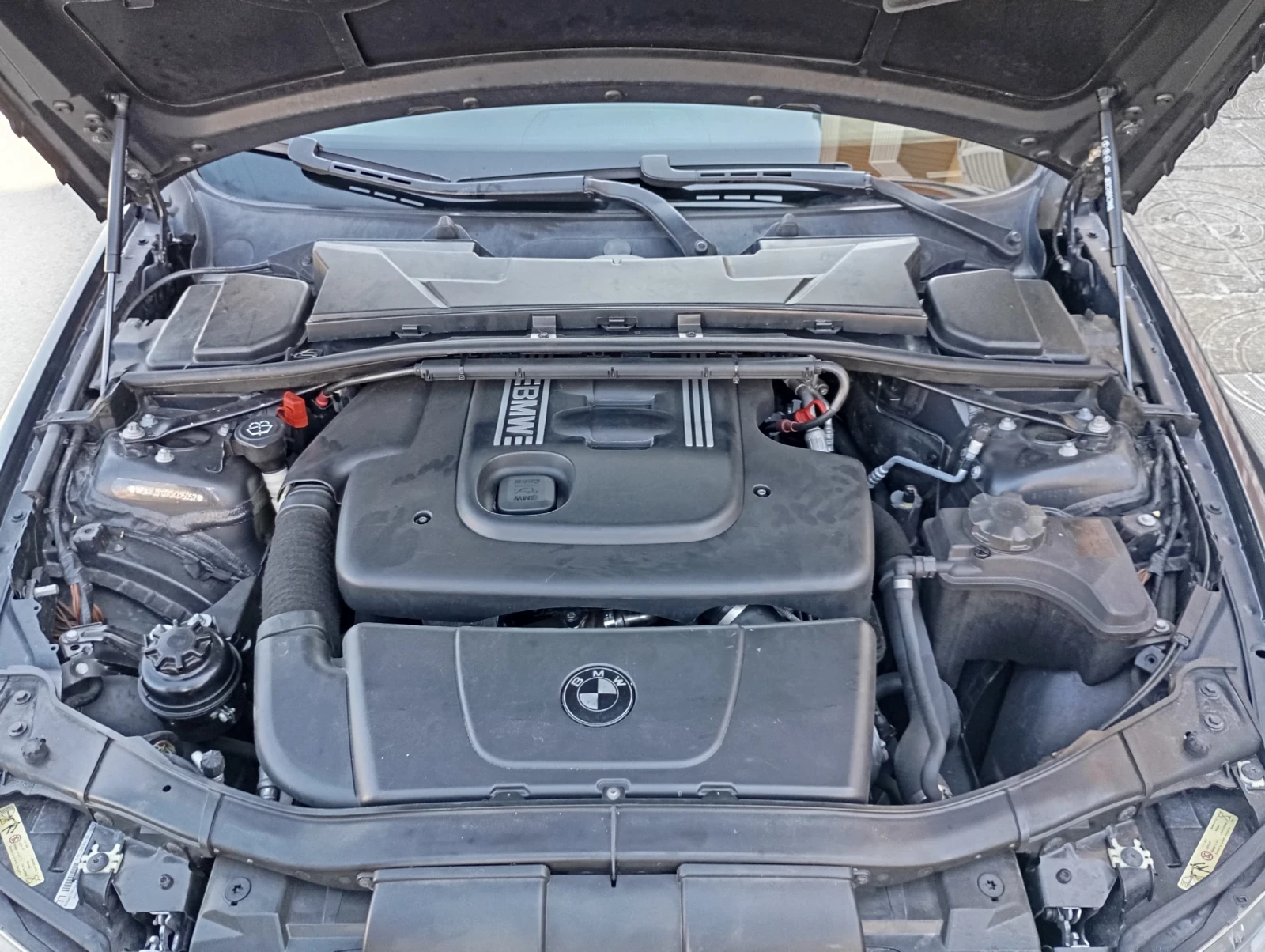 BMW 320, снимка 12 - Автомобили и джипове - 56448331