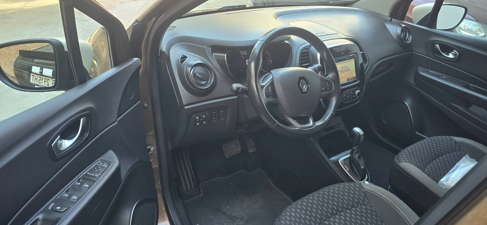 Renault Captur Intens, снимка 13 - Автомобили и джипове - 56452878
