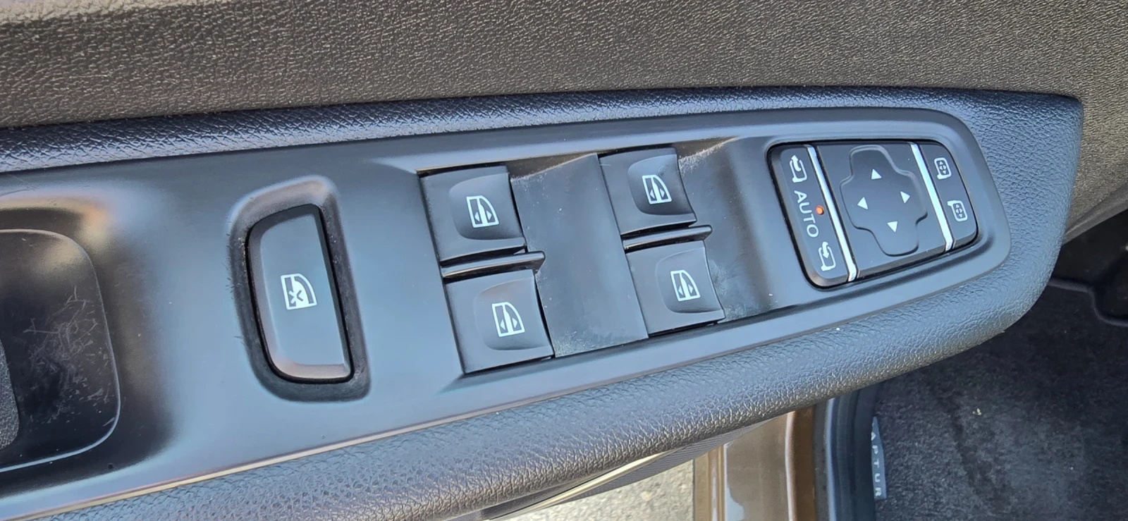 Renault Captur Intens, снимка 11 - Автомобили и джипове - 56452878