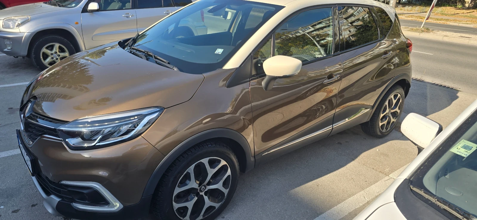 Renault Captur Intens, снимка 17 - Автомобили и джипове - 56452878