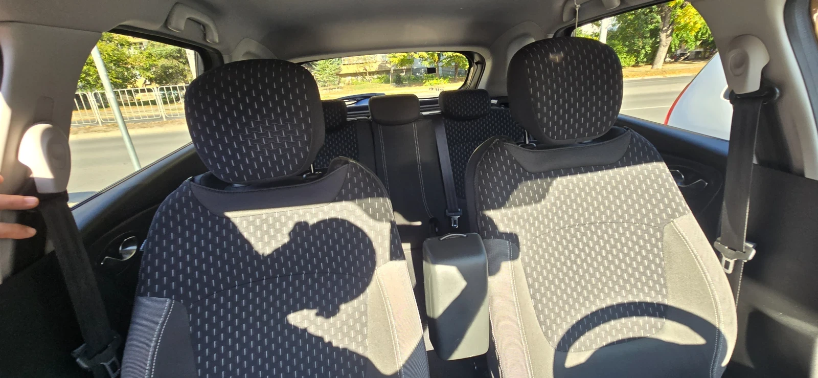 Renault Captur Intens, снимка 9 - Автомобили и джипове - 56452878