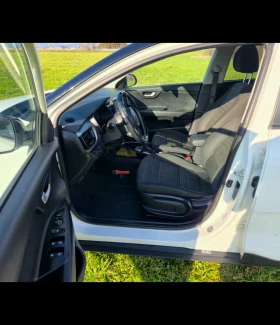Kia Stonic  TOP 120kc.T- GDI HOBA - NAVI- CARPLAY-WAZE, снимка 15